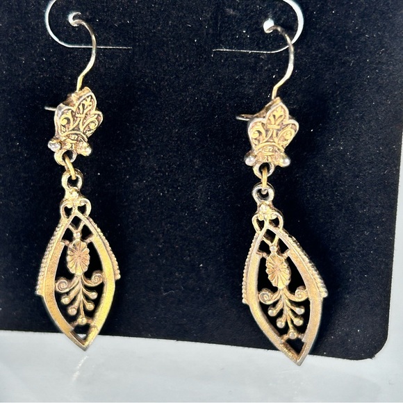Vintage Gold Tone Filagree Fleur De Lis Dangle Pierced Earrings Locking Ear Wire - Picture 12 of 14